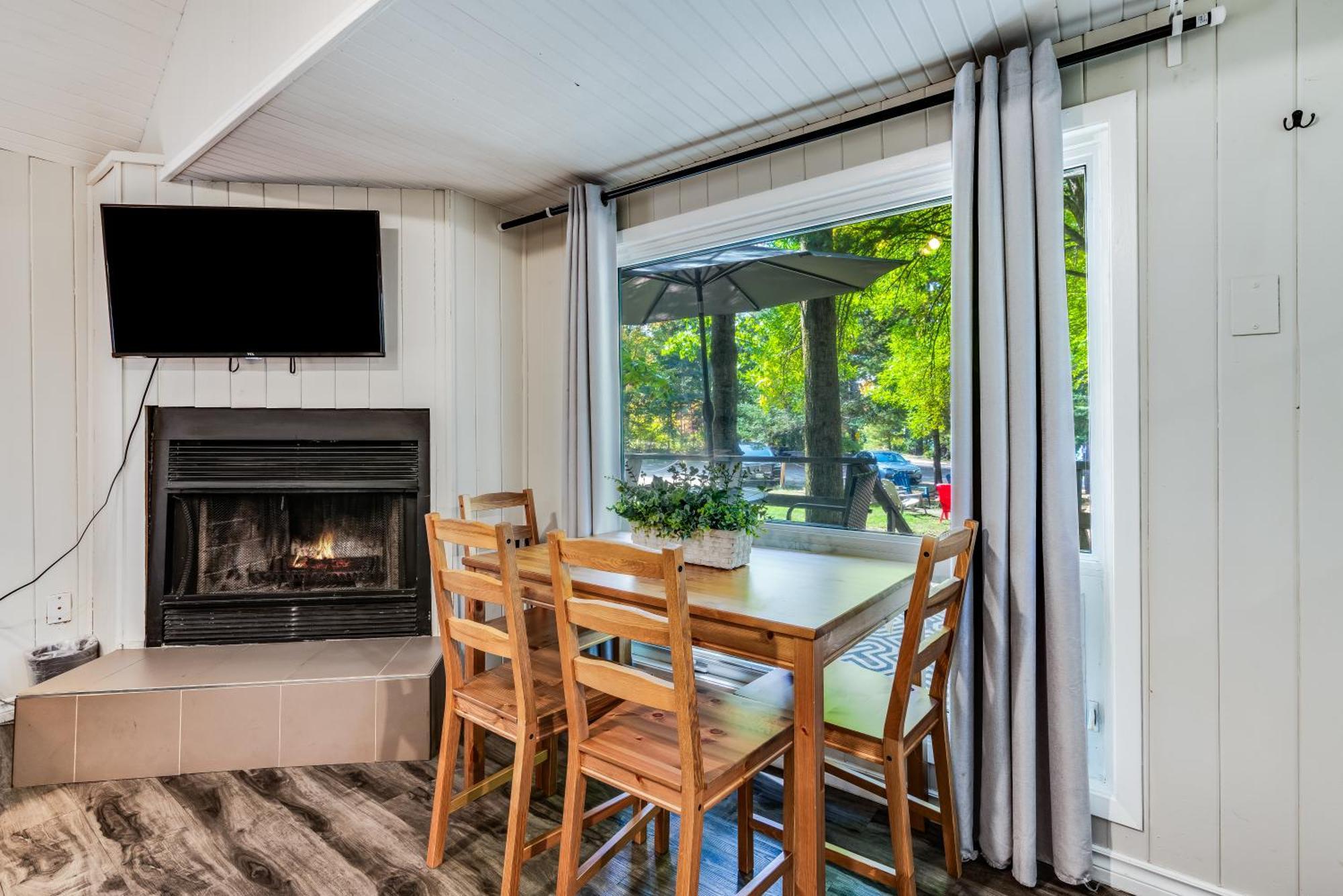 Muskoka Waterfront Retreat Dwight Exterior foto