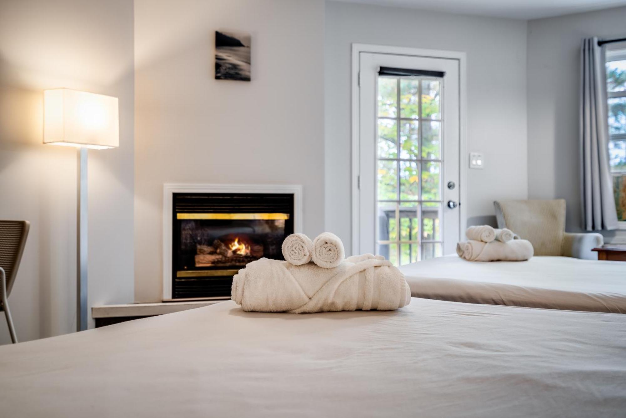 Muskoka Waterfront Retreat Dwight Exterior foto