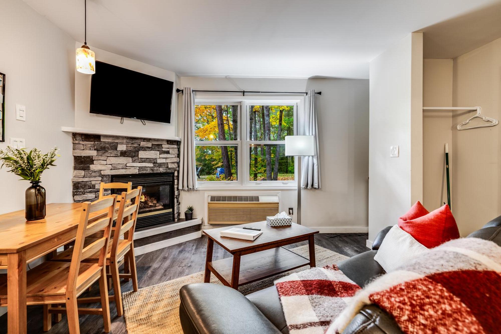 Muskoka Waterfront Retreat Dwight Exterior foto